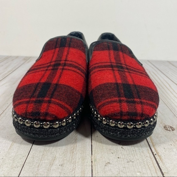 Chelsea & Violet Red Black Buffalo Check Slip-on Flats Flannel Fuzzy Lined 8 - Picture 2 of 10
